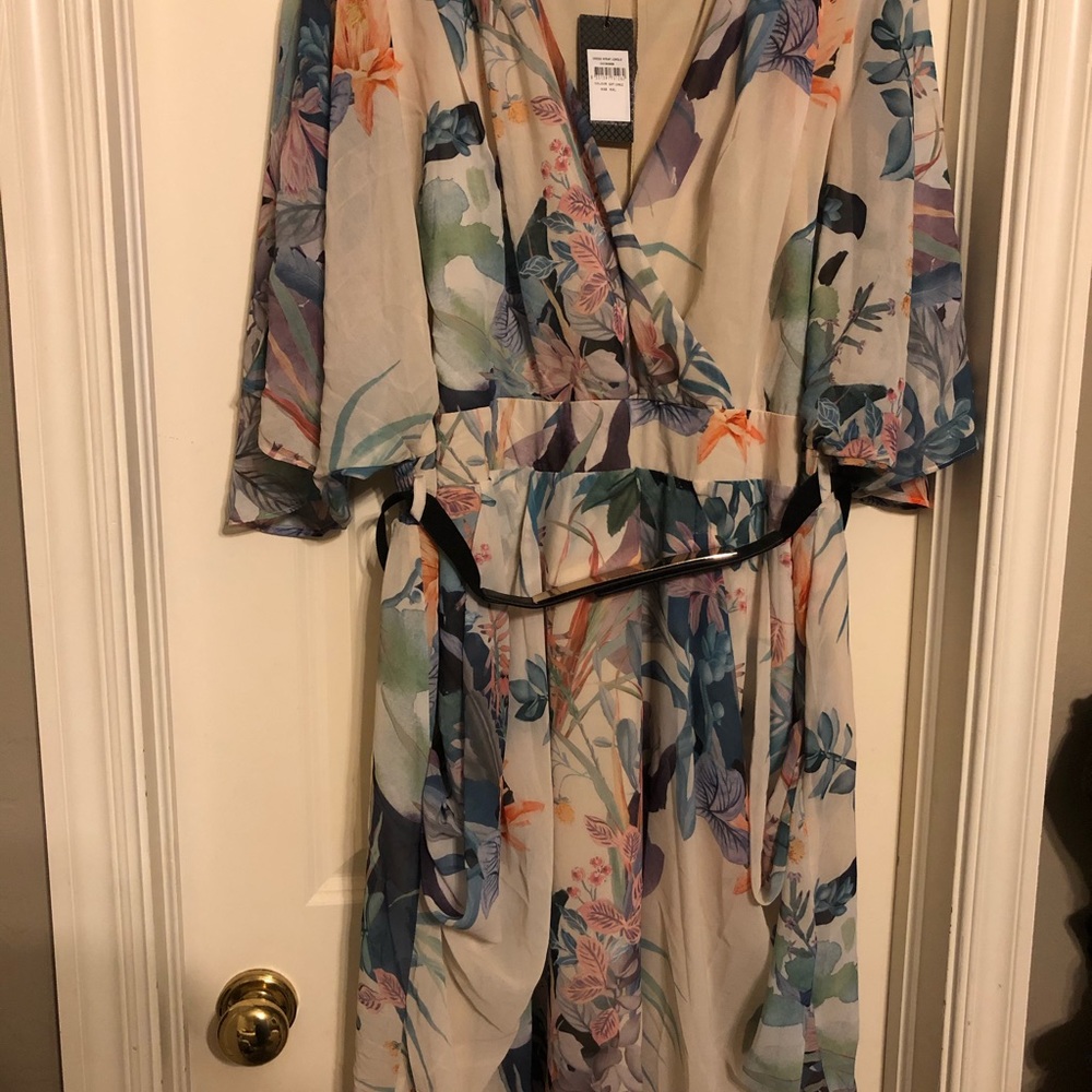 Women's Plus Size wrap style dress by City Chic - Picture 4 of 4